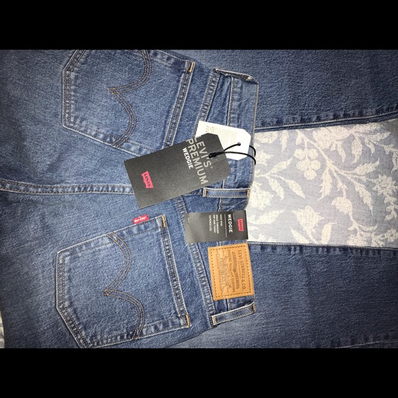 Brand New Levi’s - Wedgie High Rise - Sz 25 NWT - Picture 4 of 4
